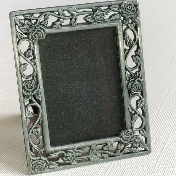 Vintage MINI Picture Frames Metal and Glass Oval and Rectangle Free Standing - Picture 3 of 6